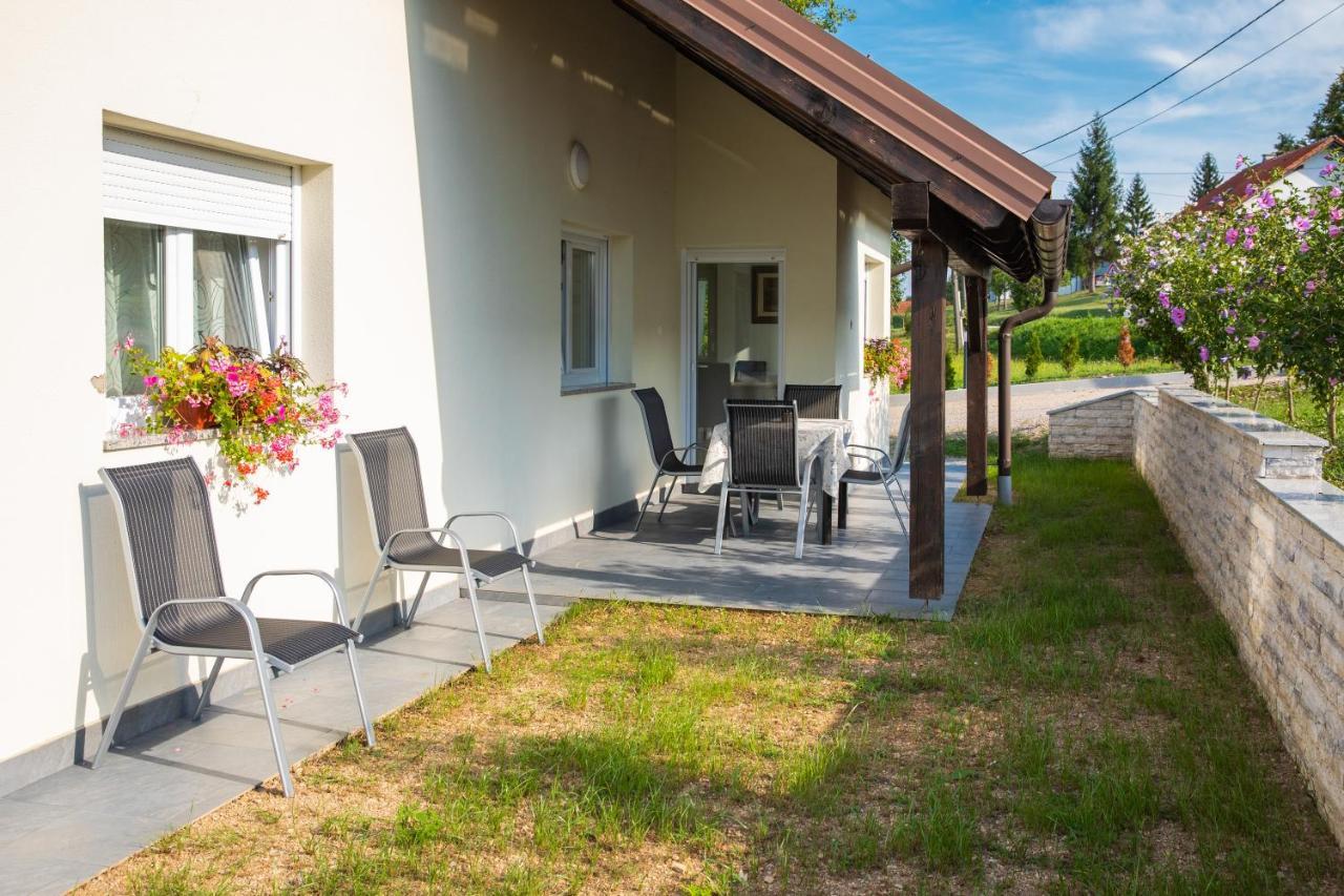 Apartmani Leptir Rakovica Exteriér fotografie