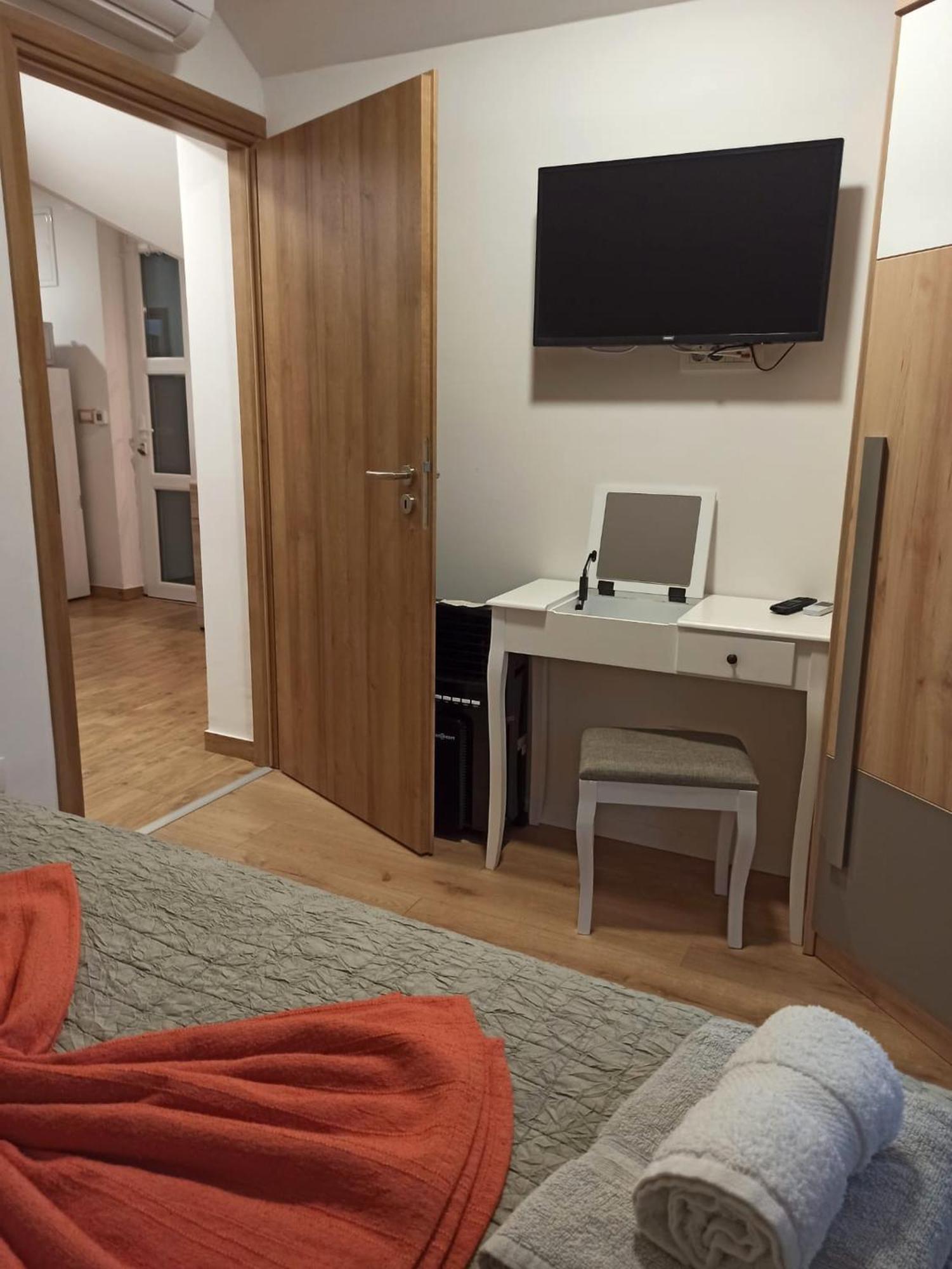 Apartmani Leptir Rakovica Exteriér fotografie